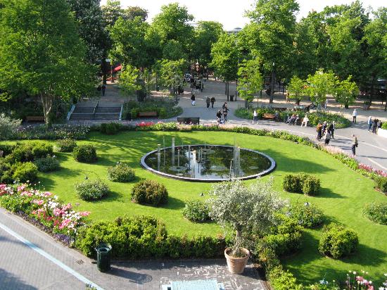 victorian-era-decorations